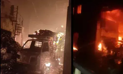 బోయిగూడలోని టింబర్ డిపోలో భారీ అగ్నిప్ర‌మాదం.. ఐదుగురు స‌జీవ ద‌హ‌నం