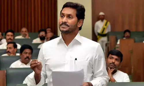 వికేంద్రీకరణపై వెనకడుగు వేసే ప్రసక్తే లేదు : సీఎం జగన్