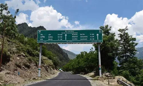 జమ్మూ కశ్మీర్ లో భూములు బాగానే కొంటున్నారు