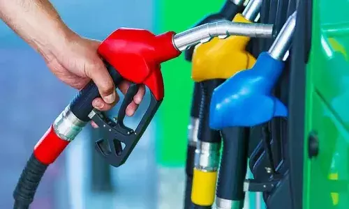 మళ్లీ పెరిగిన పెట్రోల్‌, డీజిల్ ధరలు.. హైద‌రాబాద్‌లో ఎంతంటే