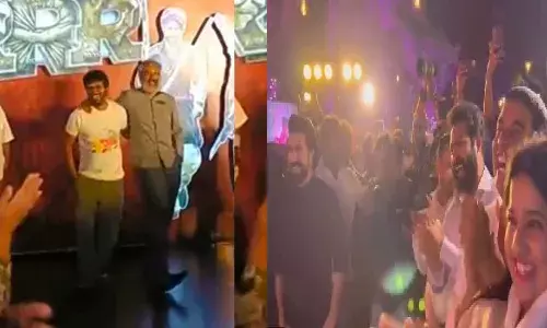 ఆర్ఆర్ఆర్ సక్సెస్ పార్టీ.. నాటు నాటు కు అనిల్ రావిపూడితో కలిసి రాజమౌళి స్టెప్పులు