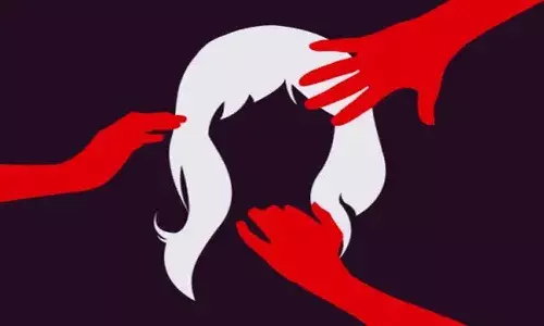 మంచి ఉద్యోగం ఇప్పిస్తామని నమ్మబలికి బాలికపై అత్యాచారం