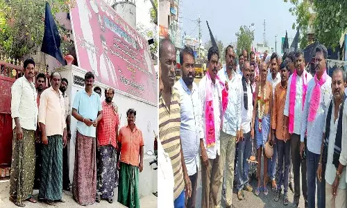 నల్లజెండాలతో టీఆర్ఎస్ శ్రేణుల నిరసన ప్రదర్శన..