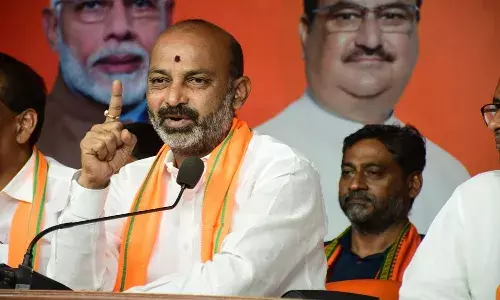 డ్రగ్స్ దందా వెనుక సీఎం సన్నిహితులతో పాటు టీఆర్ఎస్ నేతల హస్తముంది