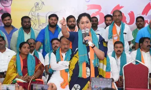 KCR పై ఫైర్ బ్రాండ్ తీవ్ర వ్యాఖ్యలు