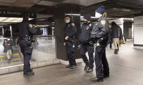 న్యూయార్క్ లో కాల్పుల కలకలం