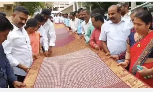 అయోధ్య రామాలయానికి ధర్మవరం ప్రత్యేక పట్టుచీర