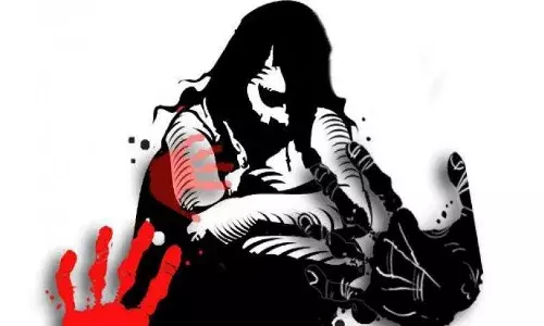 సూర్యాపేట జిల్లాలో దారుణం.. యువ‌తికి మ‌త్తుమందిచ్చి.. మూడురోజుల పాటు