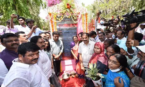 వరంగల్లో మంత్రి కేటీఆర్ బిజీబిజీ.. పలు అభివృద్ధి పనులకు శంకుస్థాపన