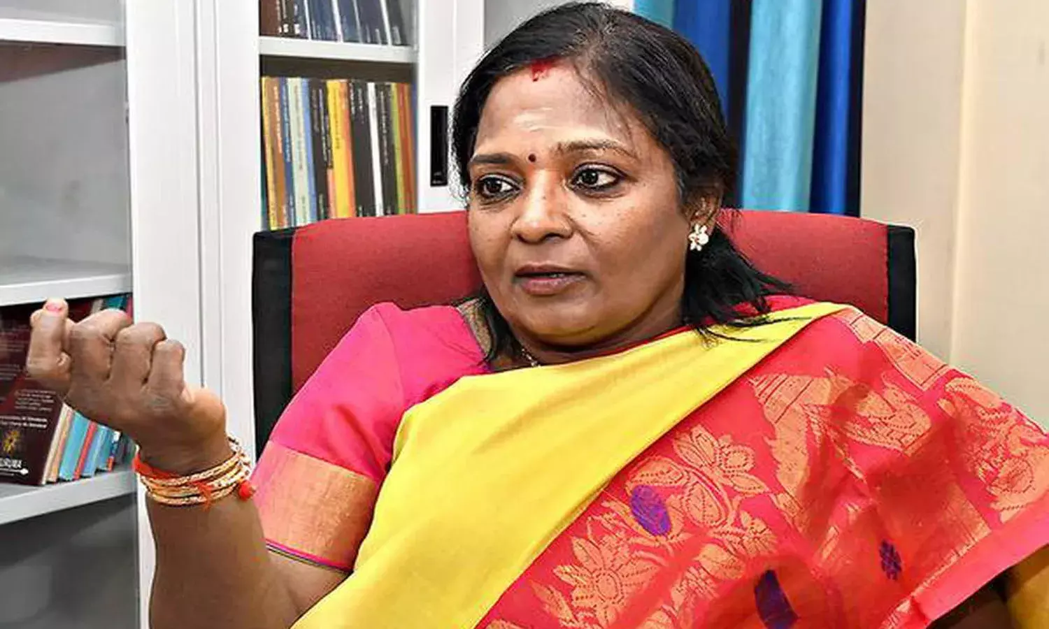 గవర్నర్ తమిళిసై సౌందరరాజన్ దారెటు.?