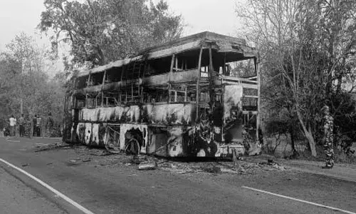 ఏపీలో రెచ్చిపోయిన మావోలు..