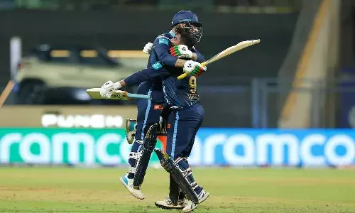 సన్రైజర్స్కు షాకిచ్చిన తెవాటియా, రషీద్ ఖాన్