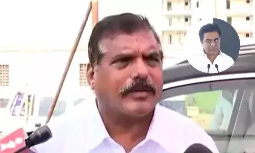 కొత్తగా నిర్మించిన రోడ్డుపైనే నిల్చున్నా.. ఏపీకి వస్తే అభివృద్ధి చూపిస్తా : కేటీఆర్కు బొత్స కౌంటర్