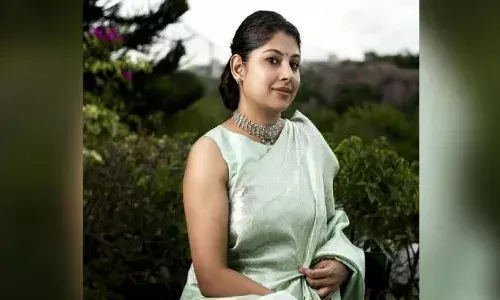 స్మితా సభర్వాల్ రూ. 15 లక్షలు చెల్లించాల్సిందే