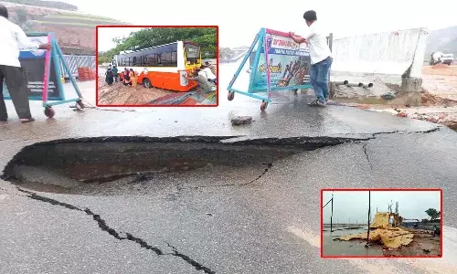 అకాల వర్షం కారణంగా అస్తవ్యస్తంగా మారిన యాదగిరిగుట్ట