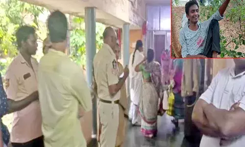 విషాదం.. పరీక్షా కేంద్రంలో గుండెపోటుతో ఇంటర్ విద్యార్థి మృతి