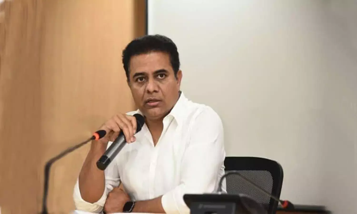 ఇవాల్టి నుంచి మంత్రి కేటీఆర్‌ విదేశీ పర్యటన