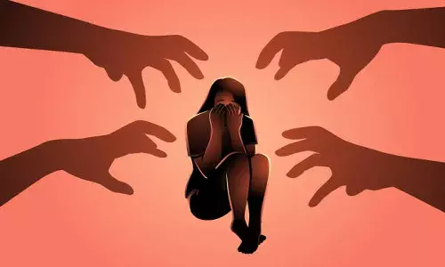 ఇన్‌స్టాగ్రామ్‌లో పరిచ‌యం.. మ‌ద్యం తాగించి.. తొమ్మిదో త‌ర‌గ‌తి బాలిక‌పై బీటెక్ విద్యార్థుల అత్యాచారం