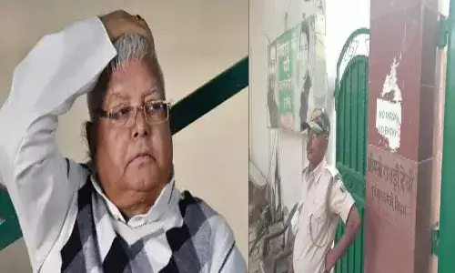 లాలూ ప్రసాద్ యాదవ్కు షాక్.. 17 చోట్ల సీబీఐ దాడులు