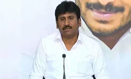 సీమలో మీరు రక్తం పారిస్తే.. మేం నీళ్ళు పారిస్తున్నాం