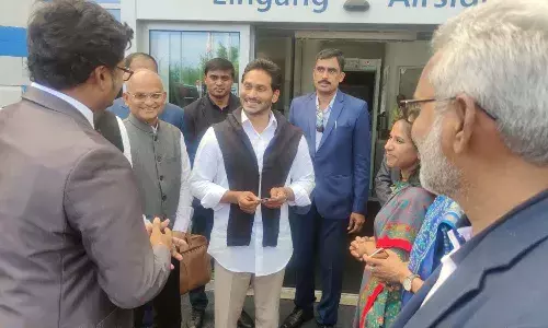 రోడ్డు మార్గంలో దావోస్ ప‌య‌న‌మైన సీఎం జ‌గ‌న్‌