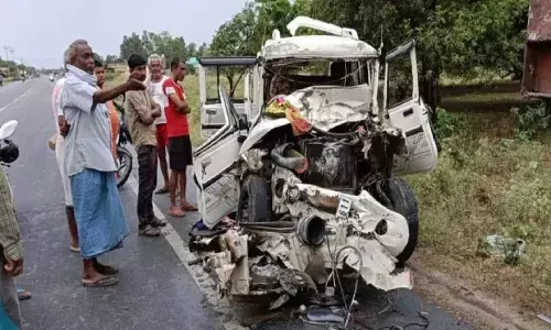 యూపీలో ఘోర రోడ్డు ప్రమాదం.. 8 మంది దుర్మరణం