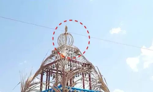 నల్గొండ జిల్లాలో విషాదం.. విద్యుత్ షాక్తో ముగ్గురు మృతి