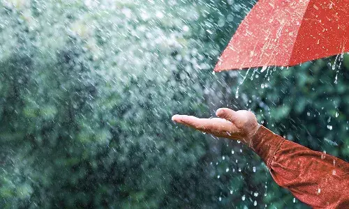 కేర‌ళ‌ను తాకిన రుతుపవనాలు