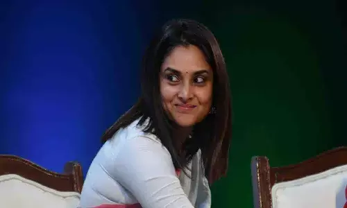 హీరోయిన్కు అసభ్యకరమైన మెసేజ్లు.. పోలీసులకు ఫిర్యాదు