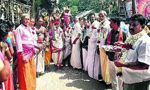 కుంభాభిషేకం నిర్వహించిన ముస్లింలు