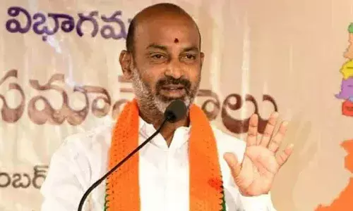 బండి సంజ‌య్‌కు పోలీసుల నోటీసులు