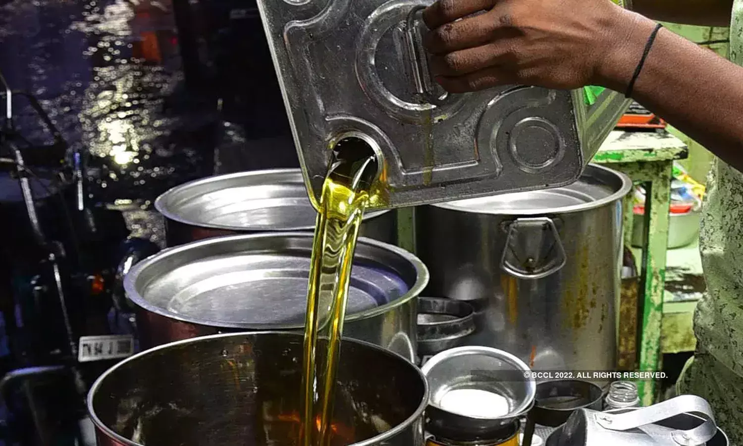 సామాన్యుడికి ఊరట.. వంట‌నూనె ధరలు తగ్గాయి