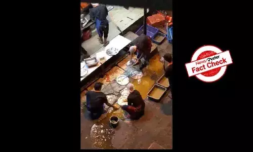 FactCheck : మురుగునీటిలో పాత్రలను కడుగుతున్న ఘటన కేరళలో చోటు చేసుకుందా..?