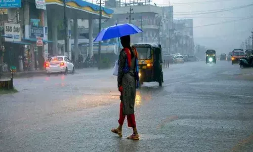 తెలుగు రాష్ట్రాల్లో దంచి కొడుతున్న వానలు.. ఆ జిల్లాలకు పిడుగుల హెచ్చరిక