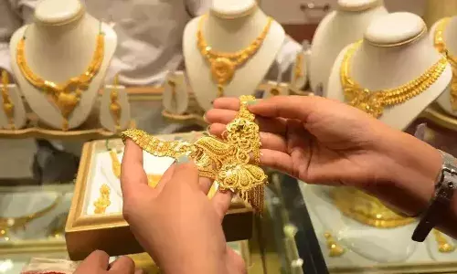 గుడ్‌న్యూస్‌.. త‌గ్గిన బంగారం ధ‌ర