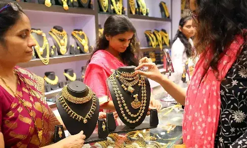 కొనుగోలుదారుల‌కు షాక్‌.. మ‌ళ్లీ పెరిగిన బంగారం ధ‌ర