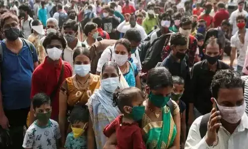 దేశంలో భారీగా తగ్గిన కరోనా కేసులు