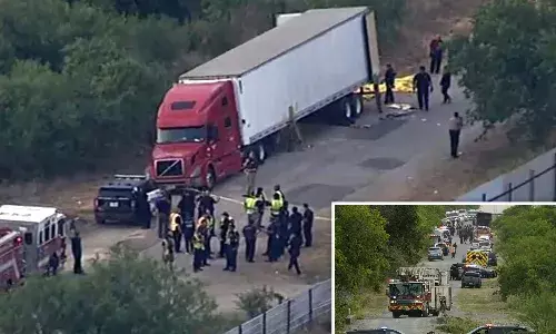 ట్రక్కులో 46 మృతదేహాలు.. చూసి షాకైన పోలీసులు