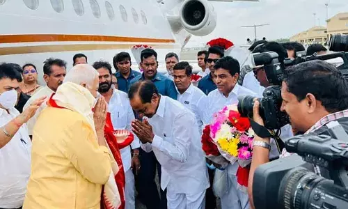 యశ్వంత్ సిన్హాకు ఘన స్వాగతం పలికిన సీఎం కేసీఆర్