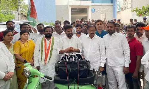 కేసీఆర్ను మొదట కలిస్తే.. బ్రహ్మ దేవుడైనా కలిసేది లేదు
