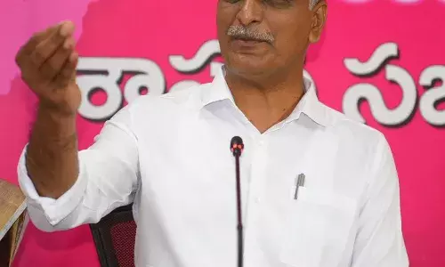 మీ మాటల్లో విషం తప్ప విషయం లేదు - హరీశ్ రావు