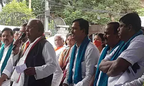 దొరలకు లాభం చేసేందుకే ధరణి