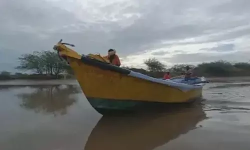 ఆరు రోజుల క్రితం సముద్రంలో గల్లంతైన మత్స్యకారులు సేఫ్