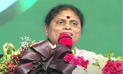 వైసీపీ గౌర‌వ అధ్య‌క్షురాలి ప‌ద‌వికి విజ‌య‌మ్మ రాజీనామా
