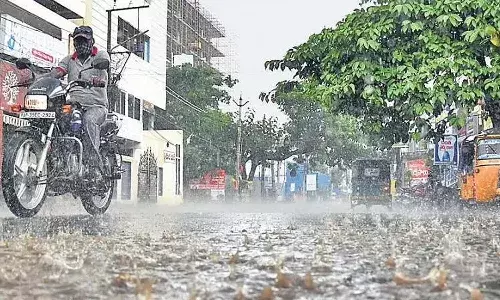 దంచికొడుతున్న వర్షాలు.. మరో మూడు రోజులూ..!