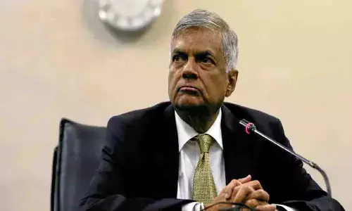 ప్ర‌ధాని ప‌ద‌వికి రణిల్ విక్రమసింఘే రాజీనామా