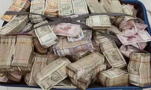 రియల్టర్ల నుంచి రూ. 22 కోట్ల విలువగల డబ్బు, నగదు స్వాధీనం చేసుకున్న ఐటీ