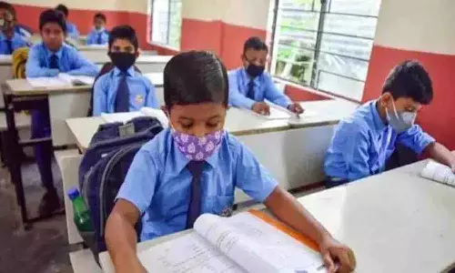 Breaking : తెలంగాణలో సోమవారం వరకు పాఠశాలలు బంద్
