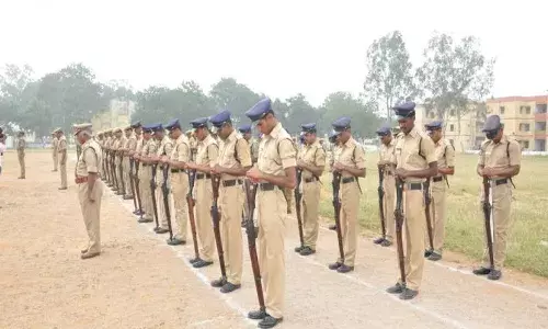 ఒకే రోజున మూడు పోటీ పరీక్షలు.. అభ్యర్థుల ఆందోళన