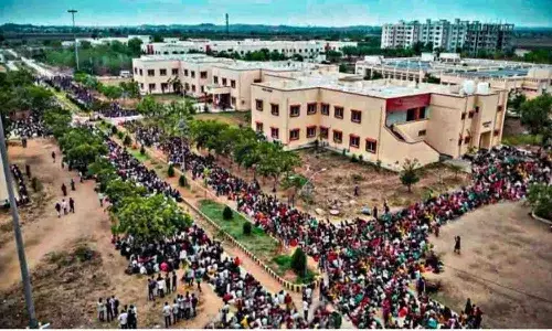 బాసర ట్రిపుల్ ఐటీలో ఫుడ్ పాయిజన్ బయటకు రాకుండా అధికారులు ప్రయత్నించారా..?